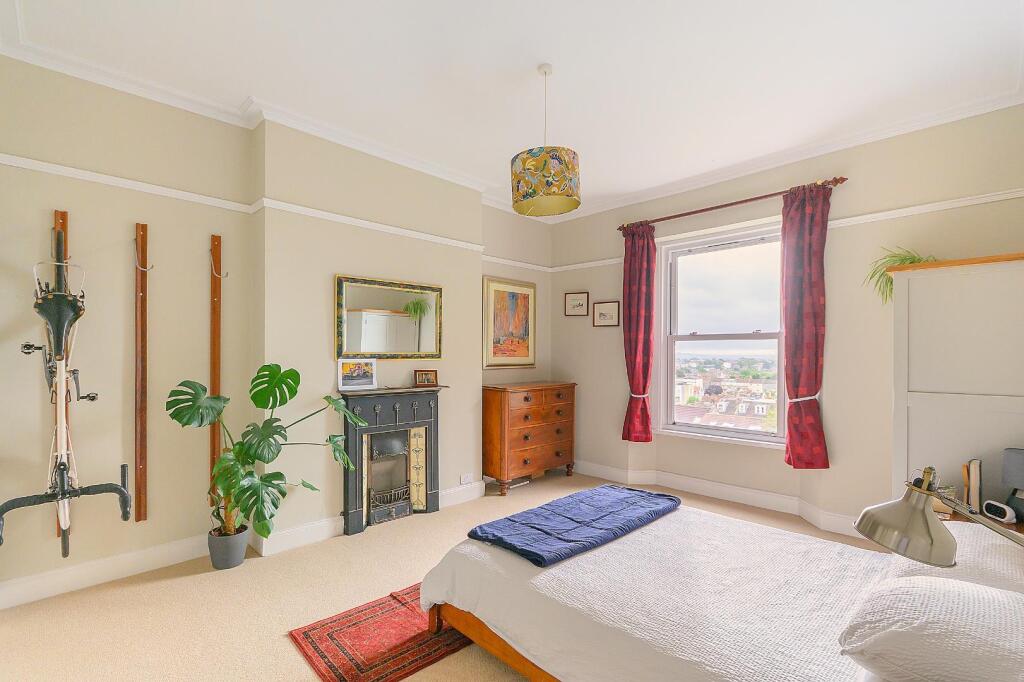 Apartment in Bristol - View 5