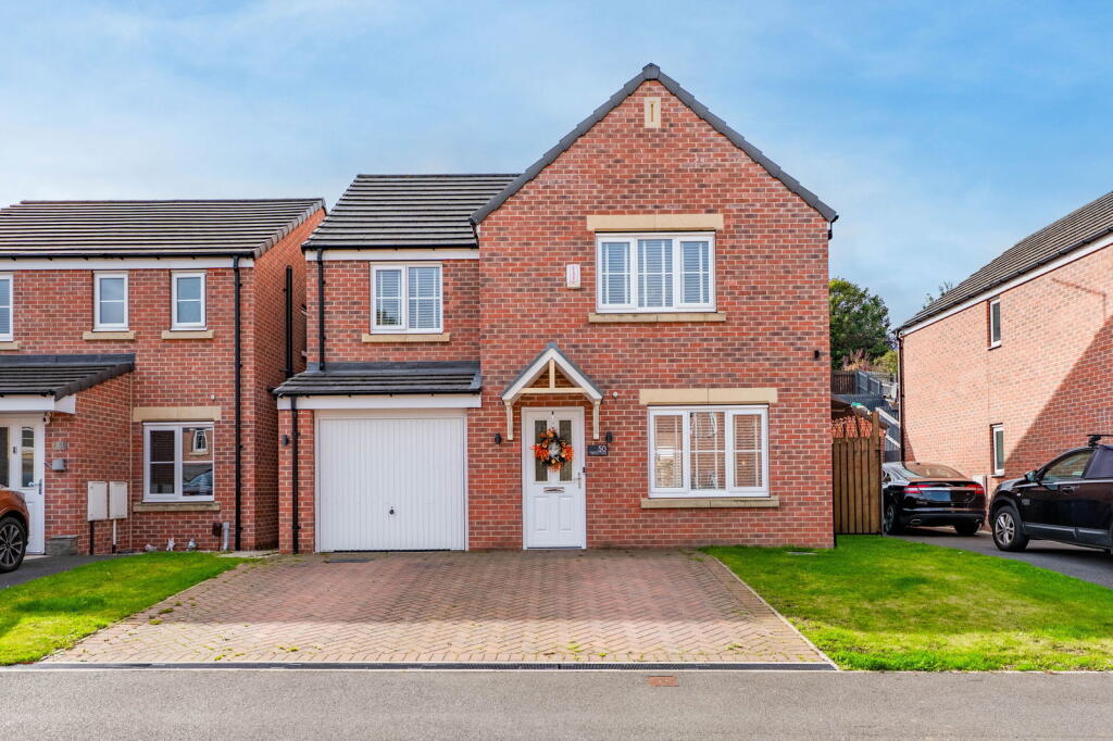 4-bed detached on Mitchell's Avenue , Wombwell, S73 8GB, £290,000