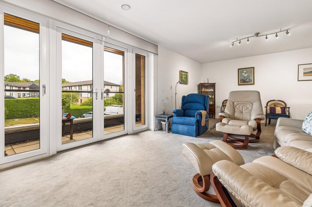 Canniesburn Drive, Bearsden - View 4
