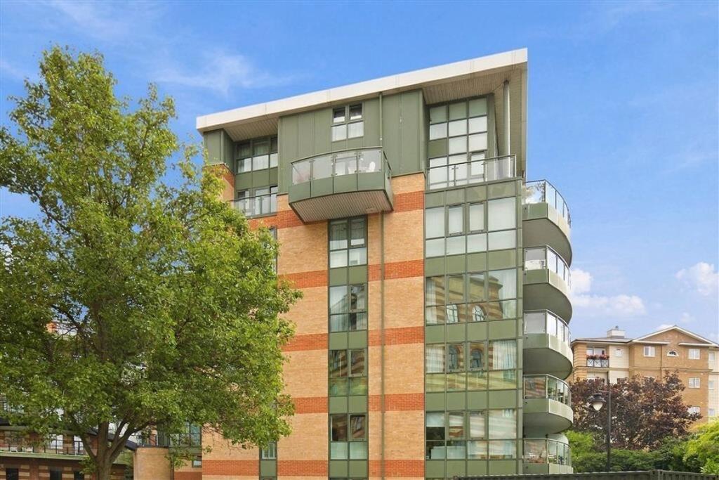 2-bed flat on Brasenose Drive, Barnes, £1,500,000