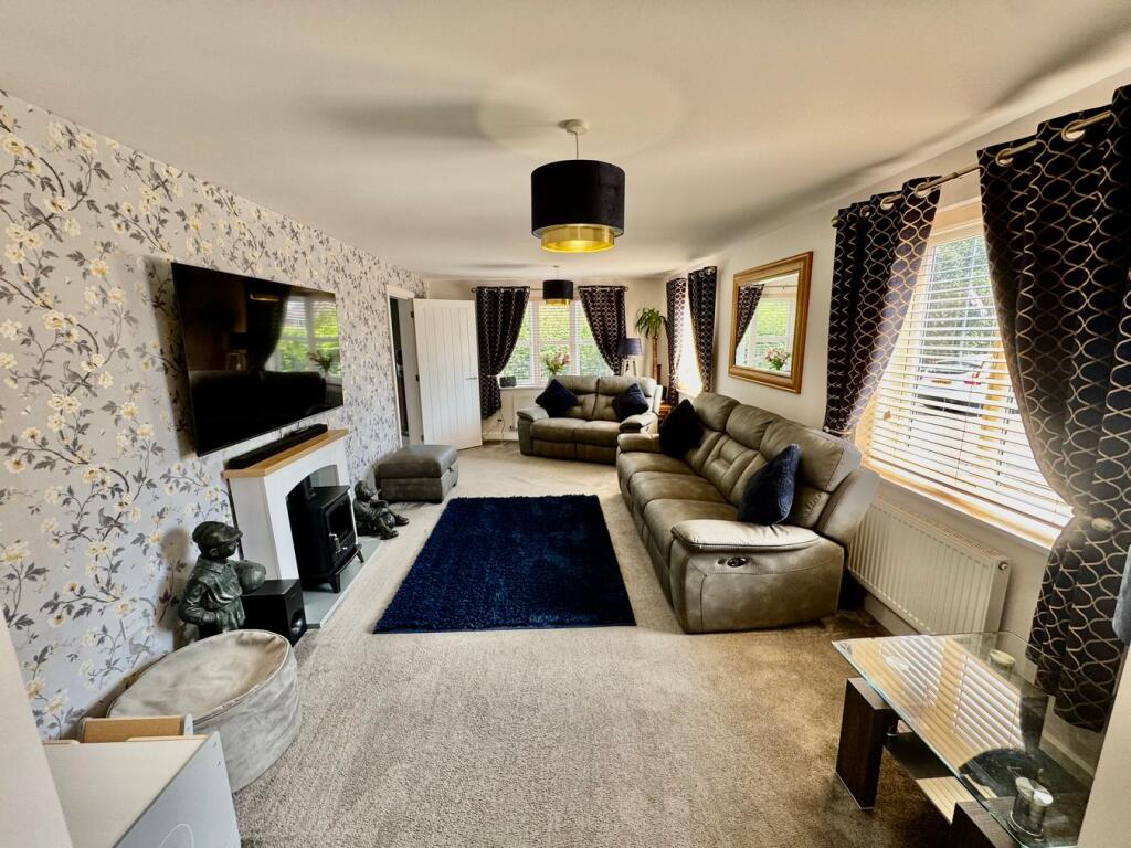 House in Irthlingborough, North Northamptonshire - View 2