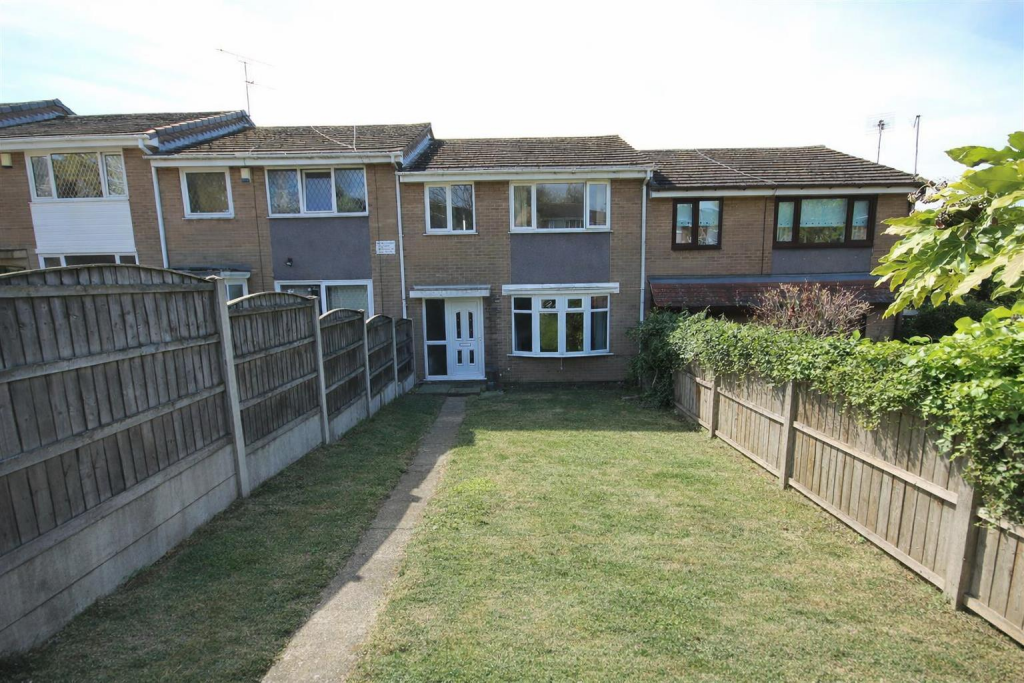 Main image of property: Harewood Mount, Pontefract