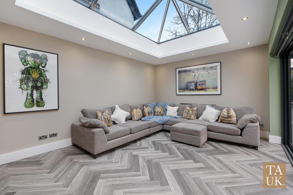 House in Sefton, Great Crosby - View 4
