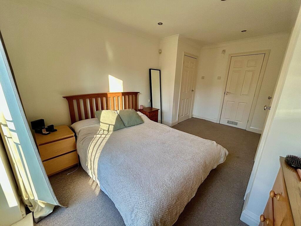 Apartment in Windsor House, Greater Manchester - More