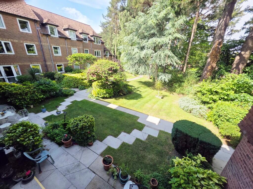PARK VIEW COURT, Queens Park West Drive, Bournemouth, Dorset, BH8 photo 4