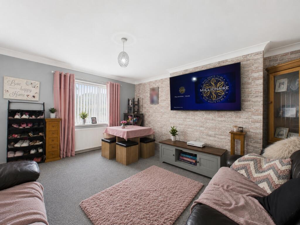 House in Hull, Longhill - View 2