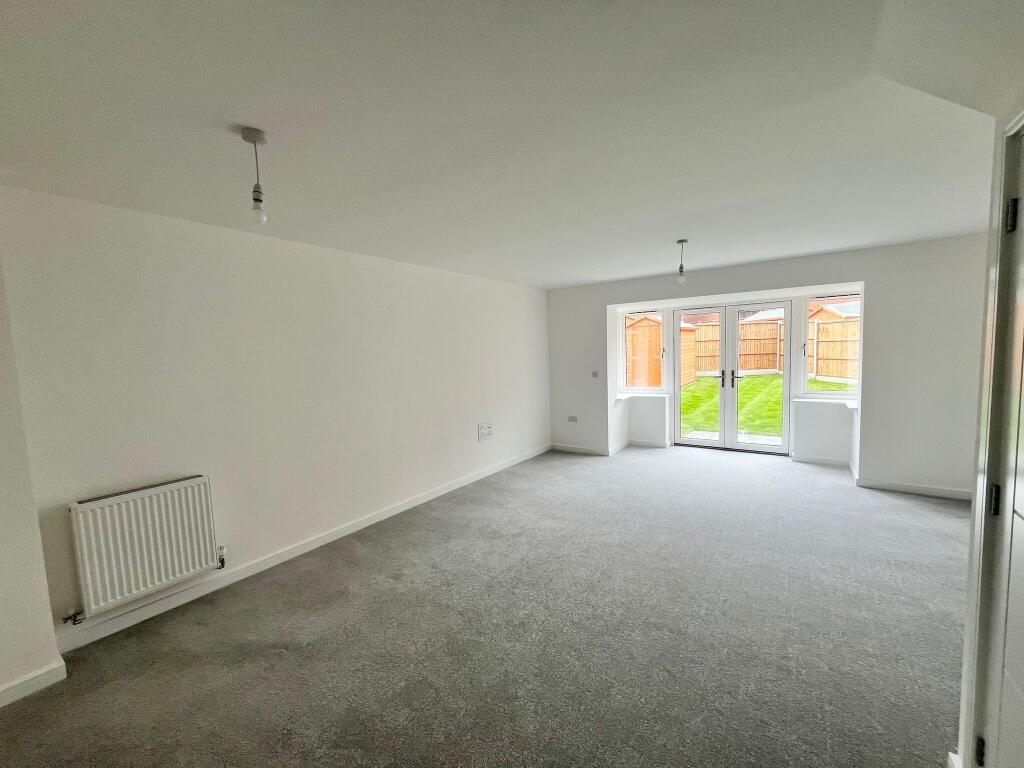 House in Milton Keynes, Whitehouse - View 3