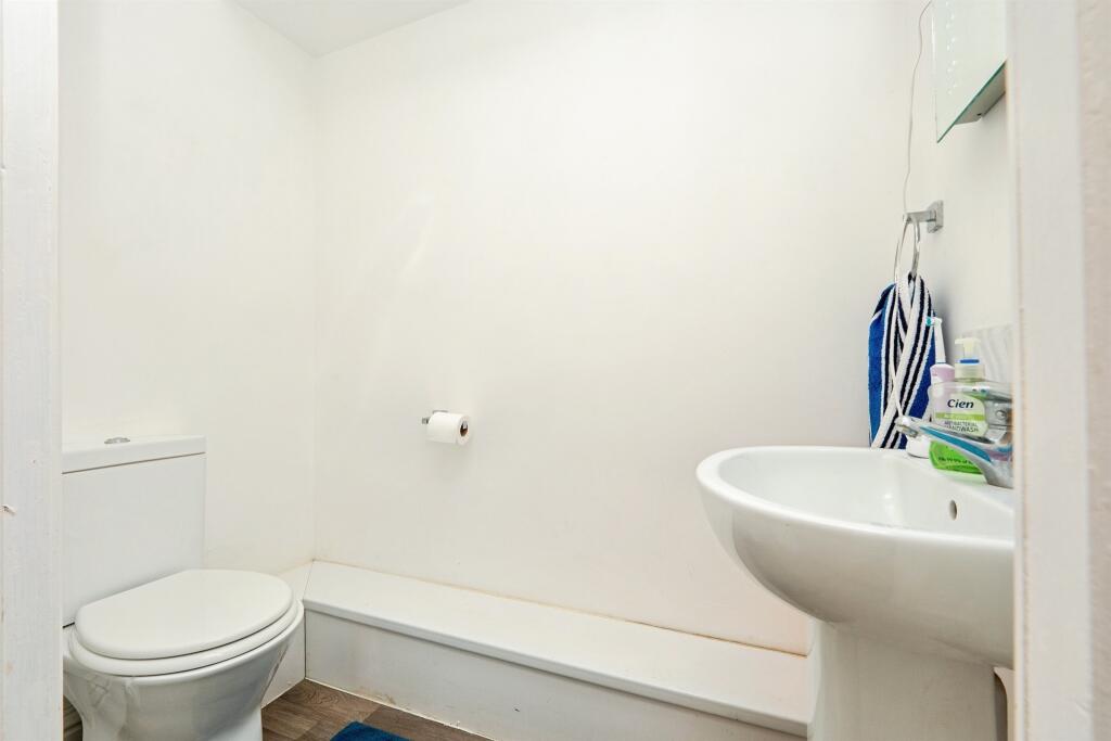 Apartment in Dorchester - More