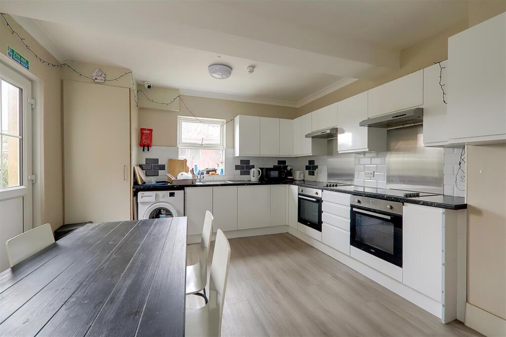 House in Worthing, Broadwater - View 2