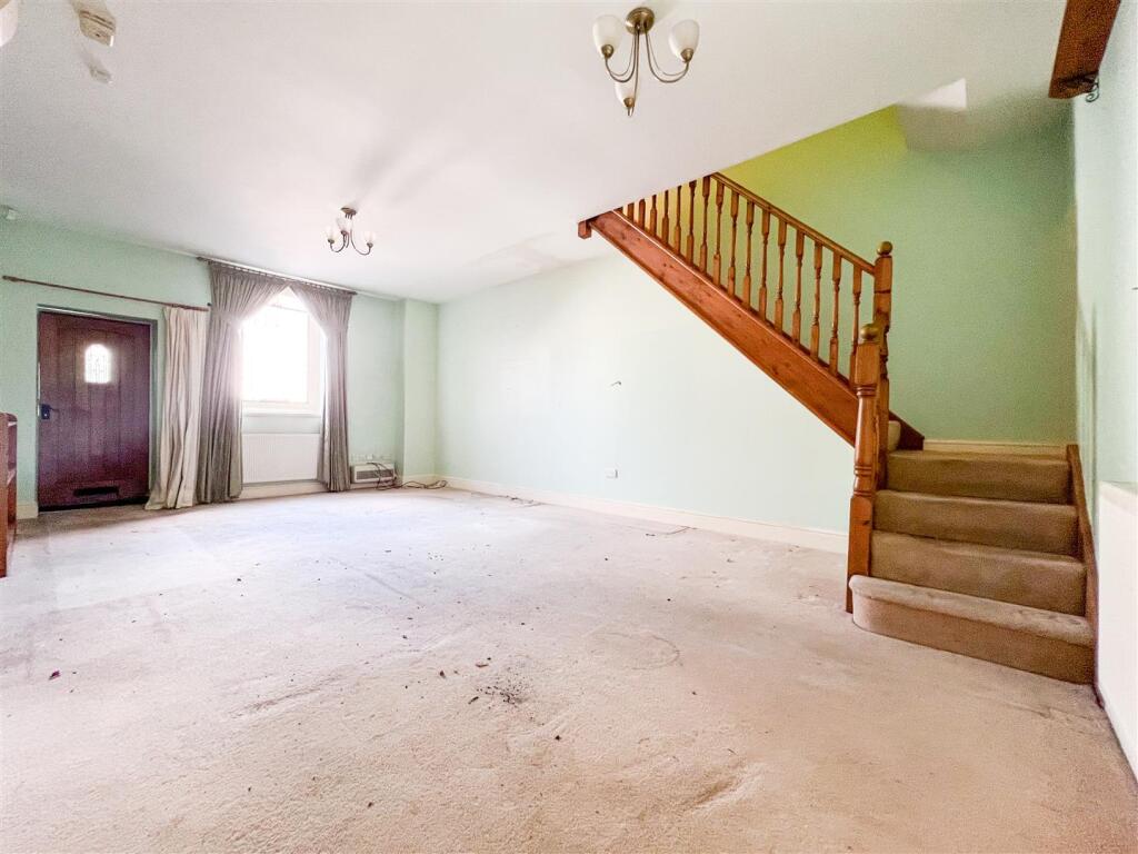 Prince Street, Leek, ST13 6DB - More