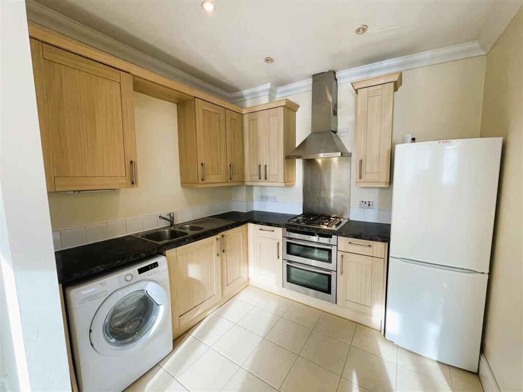 Apartment in Southampton - View 4