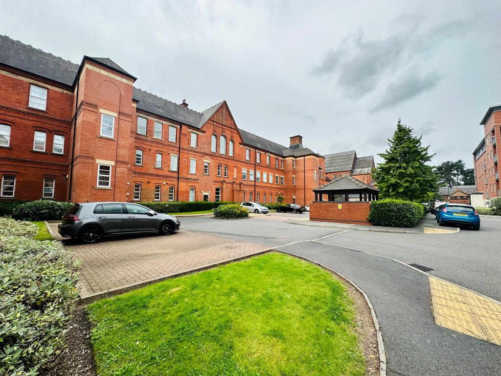 Main image of property: Nightingale House, Mapperley, Nottingham, NG3 6AT