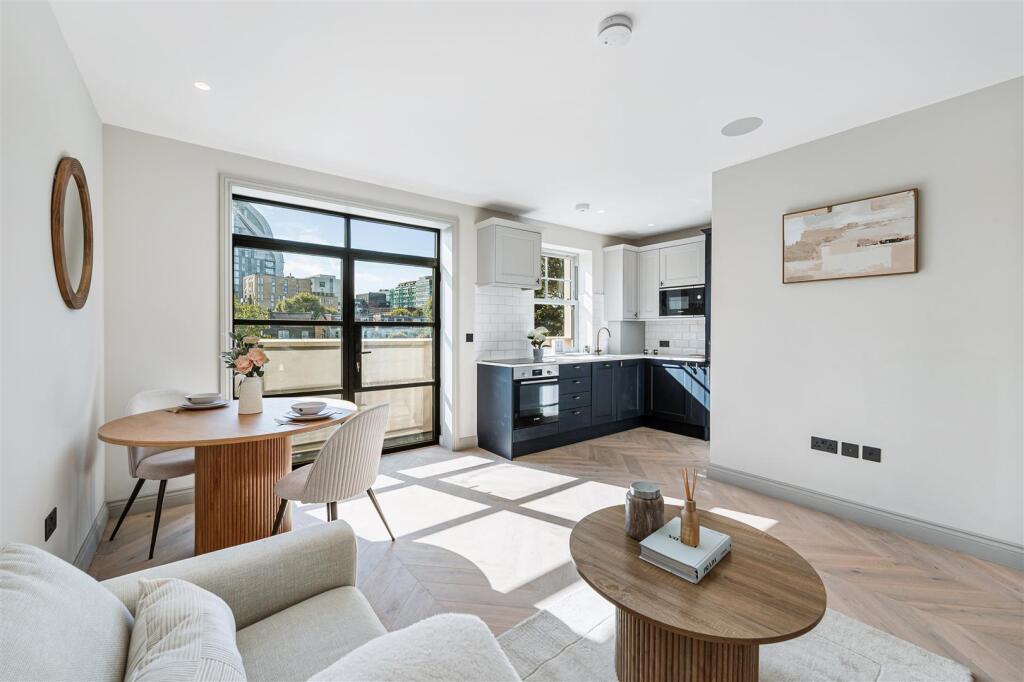 Apartment in London - View 3