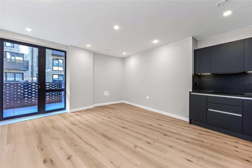 Main image of property: Middle Road, London, W7