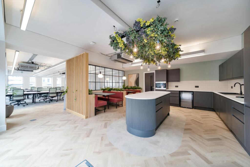 BlueCoastCapital_Hyphen_7R59616-Edit.jpg