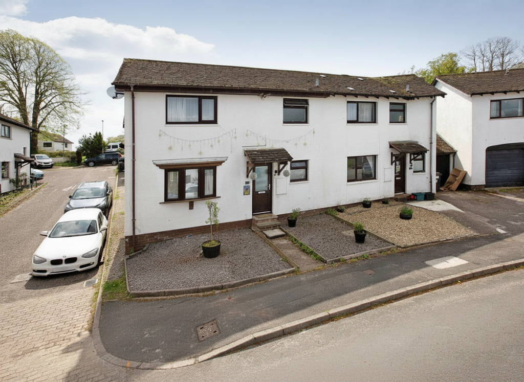 Main image of property: North Lodge Close, Dawlish, EX7