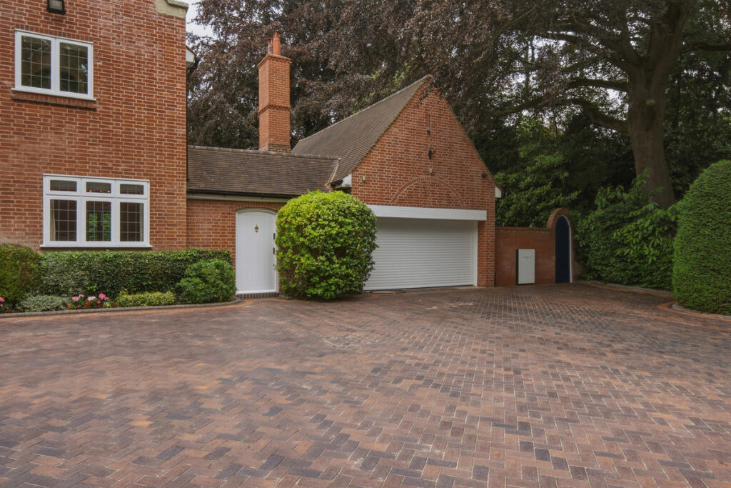 House in Birmingham, Sutton Coldfield - View 5
