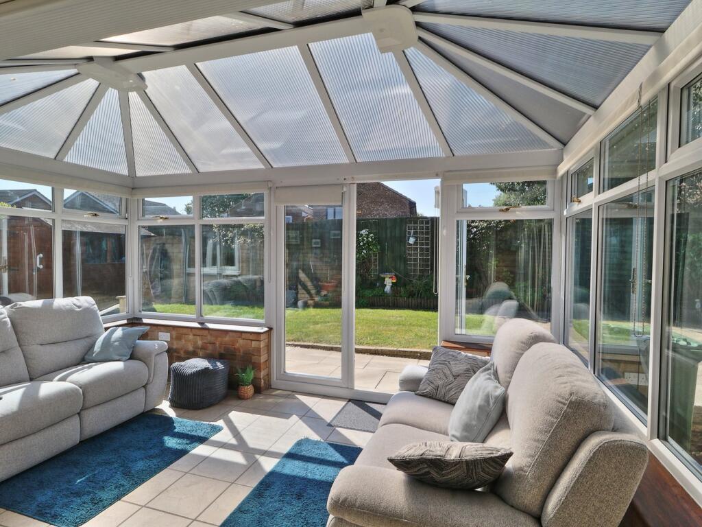 Blakes Way, Eaton Socon, St Neots, PE19 photo 4