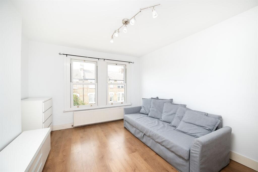 Apartment in London, Stroud Green - View 2