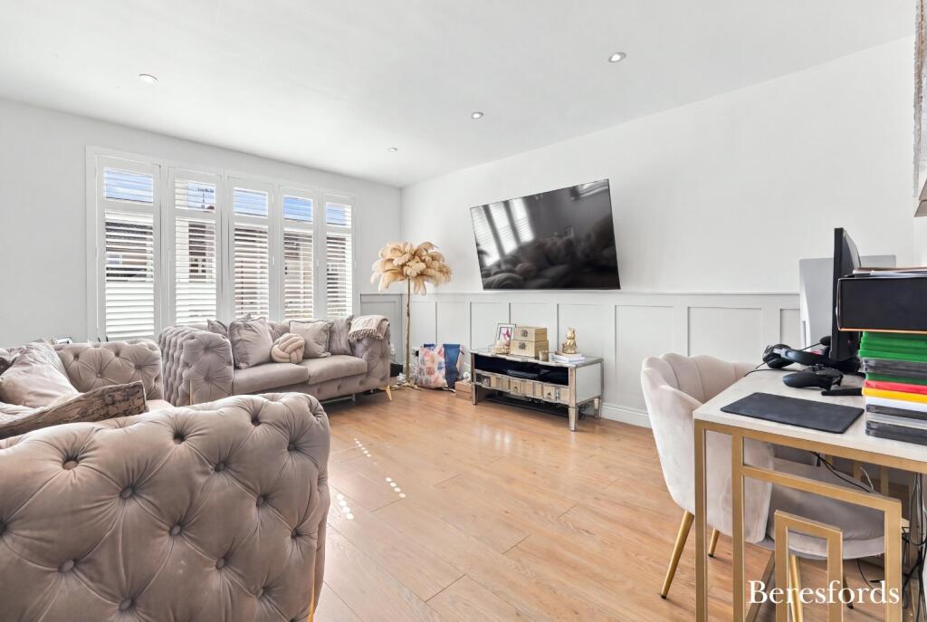 Salesbury Drive, Billericay, CM11 photo 4