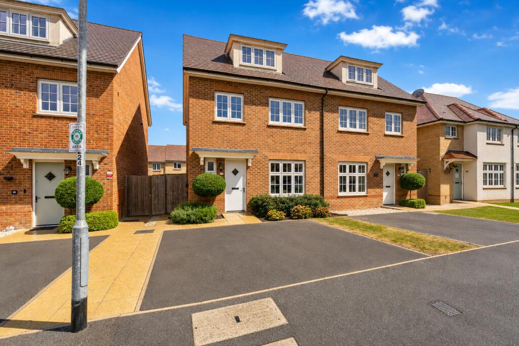Main image of property: Mallard Crescent, Caddington, Luton, Bedfordshire, LU1