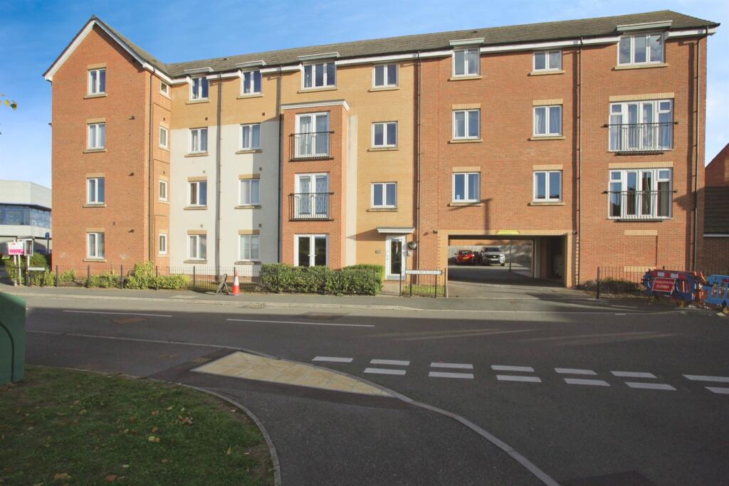 Hearth House Signalman Court, Rugby photo 2