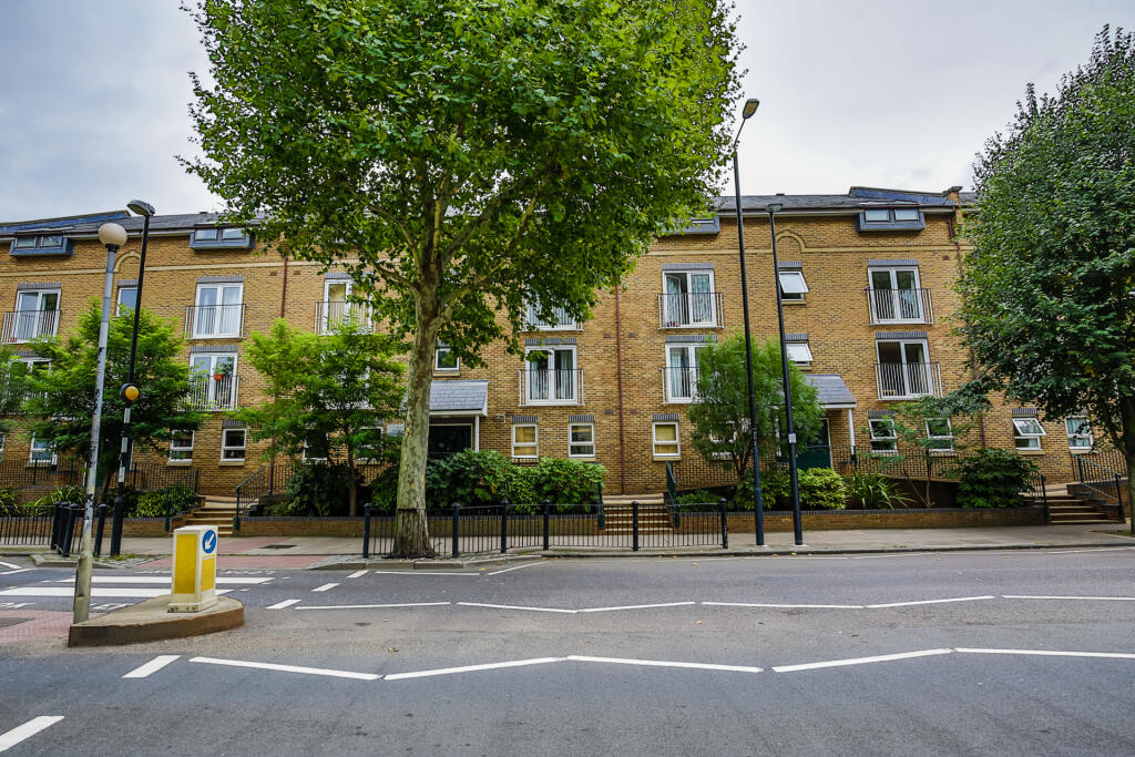 Main image of property: Verwood Lodge, Manchester Road, Canary Wharf, E14
