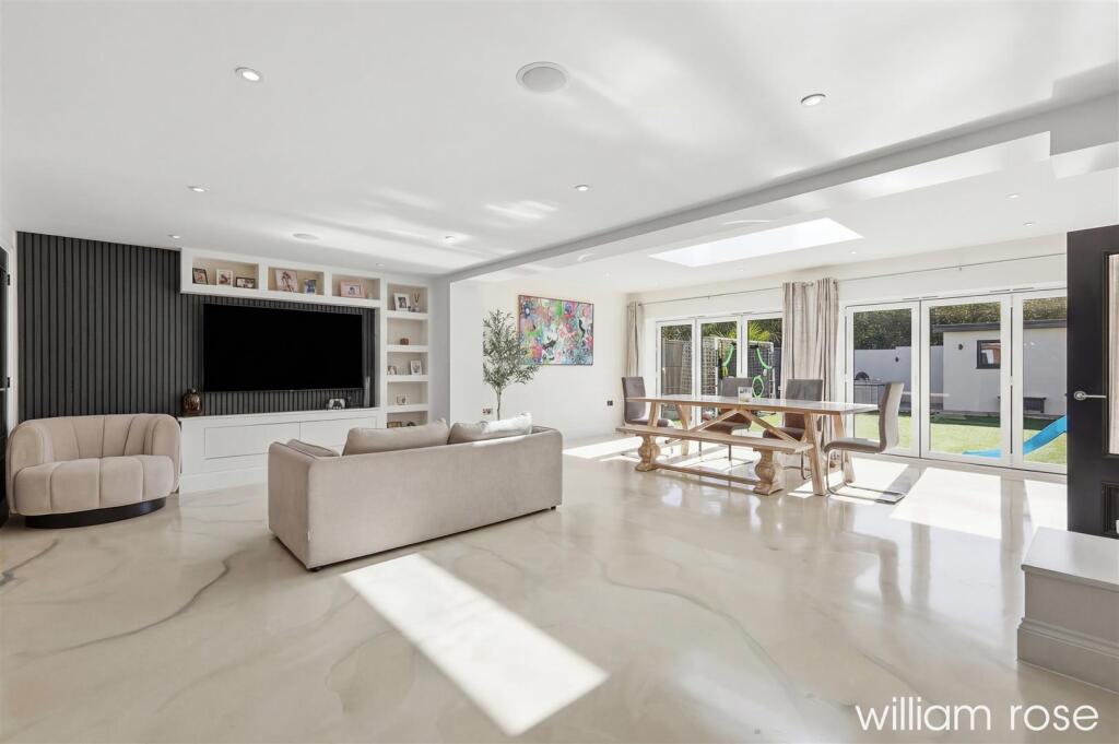 Main image of property: Oak Hill Road, Stapleford Abbotts, Romford