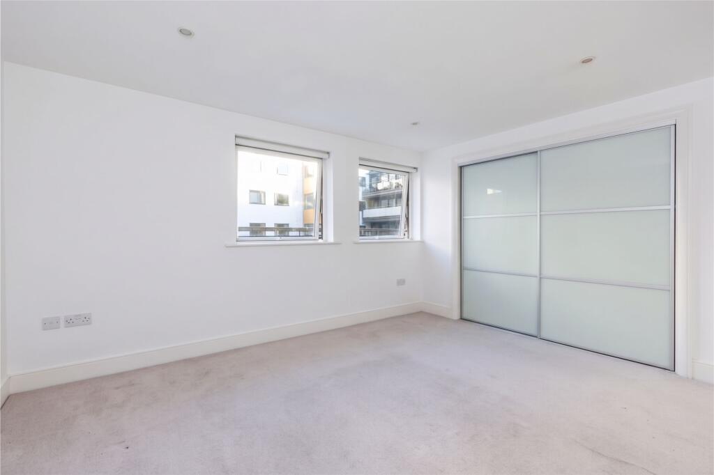 Apartment in London - View 5