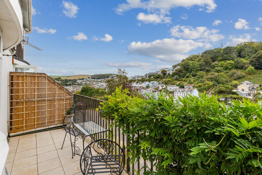 House in Dartmouth - View 5
