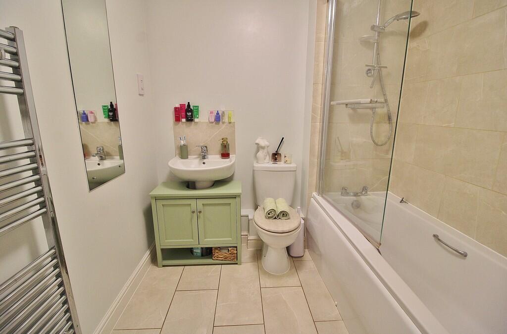 Apartment in Portsmouth - View 3