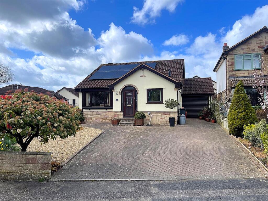 Main image of property: Ross Close, Pinhoe, Exeter