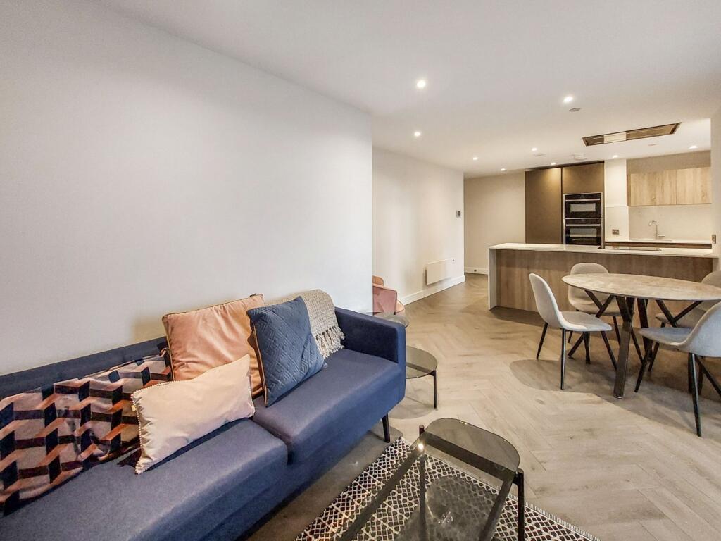 Apartment in Manchester, City Centre - View 5