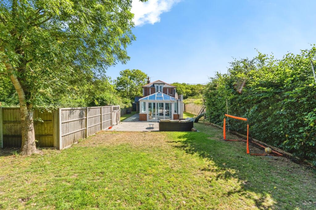 Main image of property: Bury Farm Cottage, Bury Road, Marchwood, Southampton, SO40