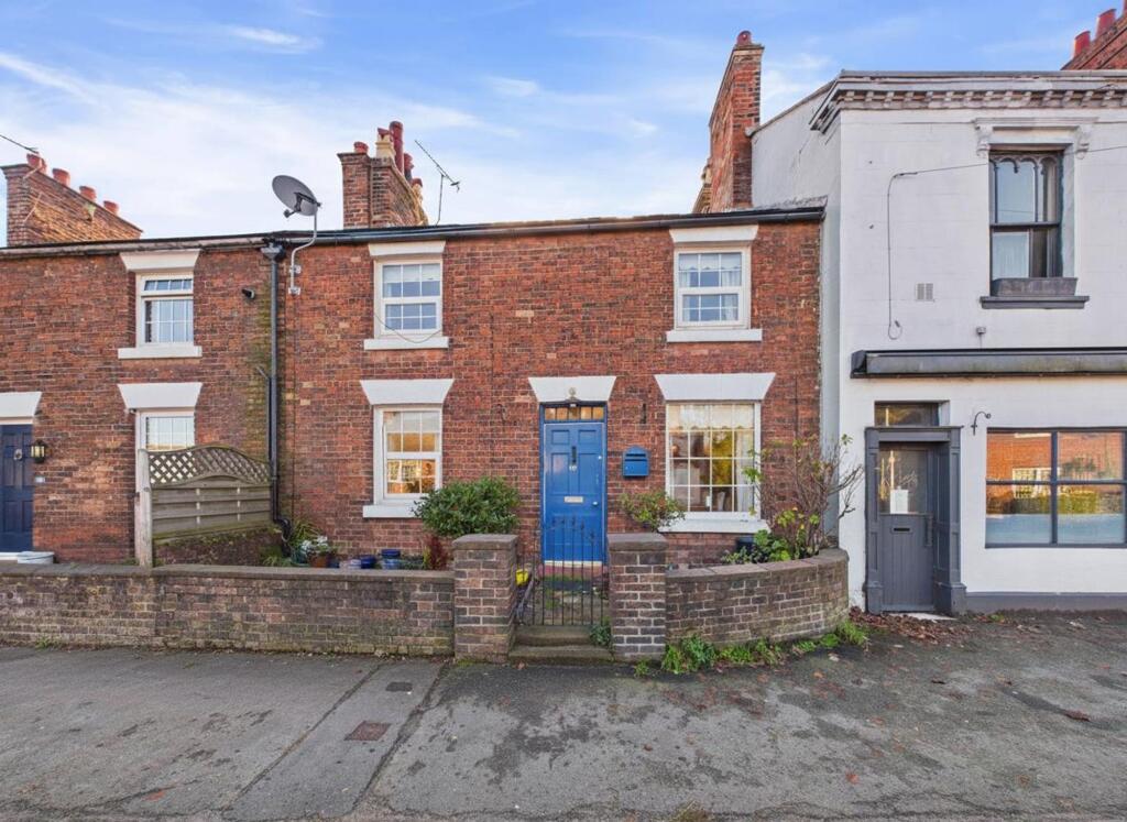 3-bed house on The Highway, Hawarden, CH5, £250,000