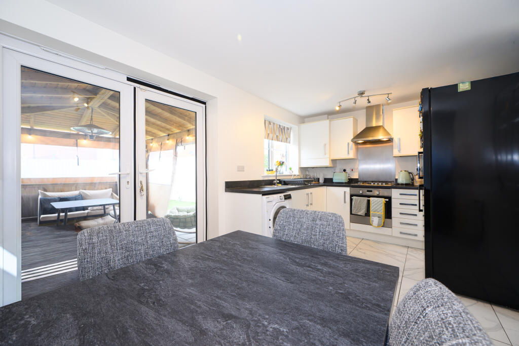 Vulcan Park Way, Newton-Le-Willows, Merseyside photo 4