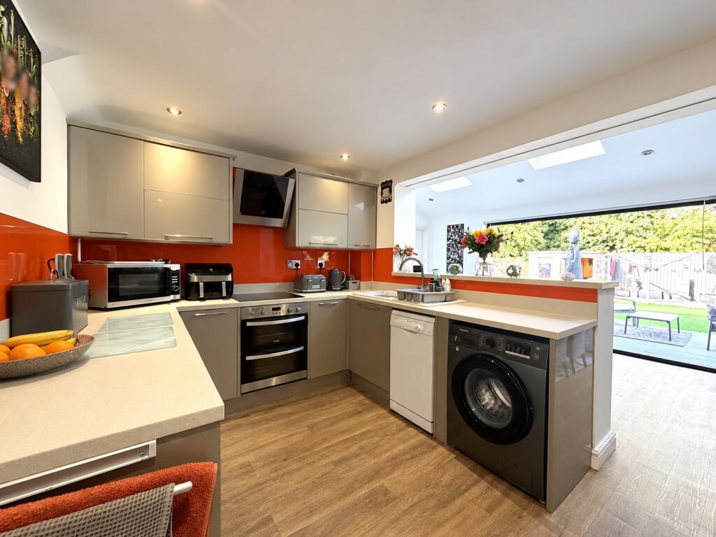 House in Stratton St Margaret, Swindon - View 4