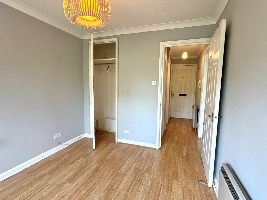 Apartment in Southampton - View 5