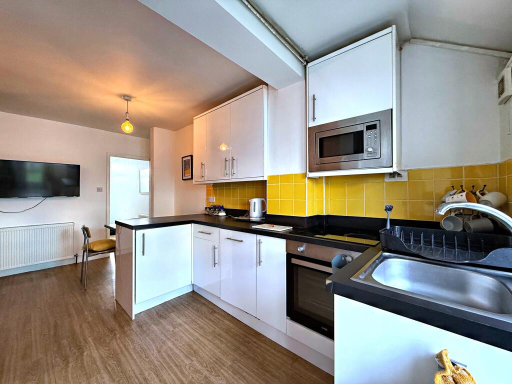 Lyndhurst Road, WORTHING photo 5