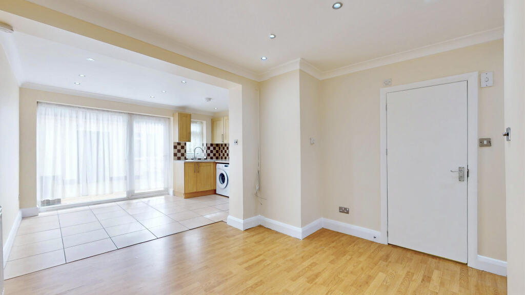 House in London - View 3
