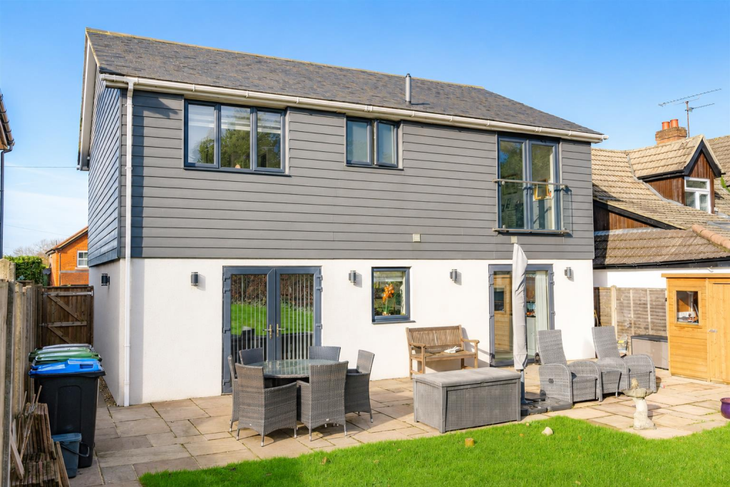 Green Lane, Bovingdon, Hemel Hempstead - View 5