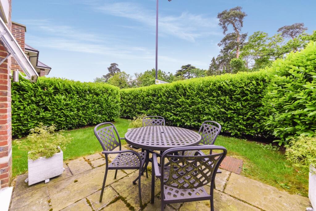 Apartment in Harrow - View 3