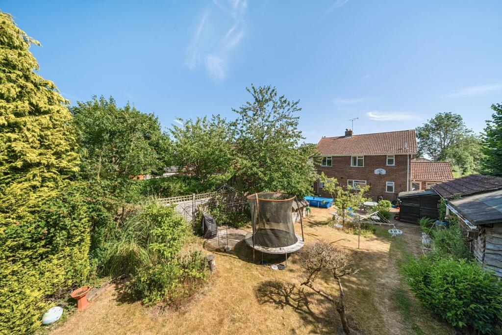 Lower Vicarage Road, Kennington, Ashford TN24 photo 2