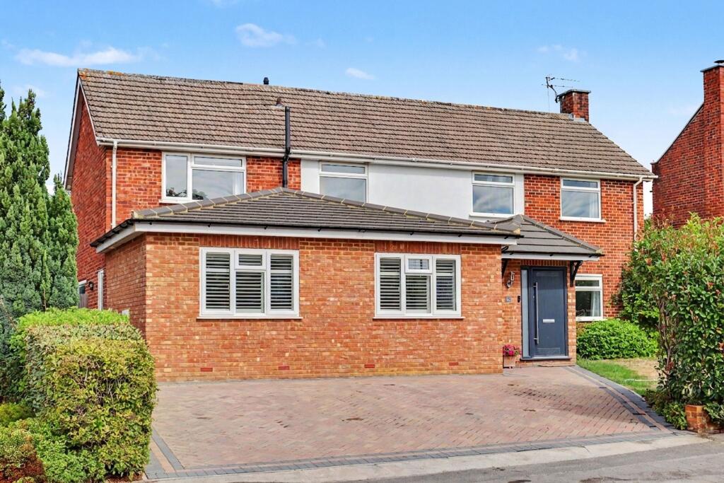Cavendish Drive, Claygate, KT10