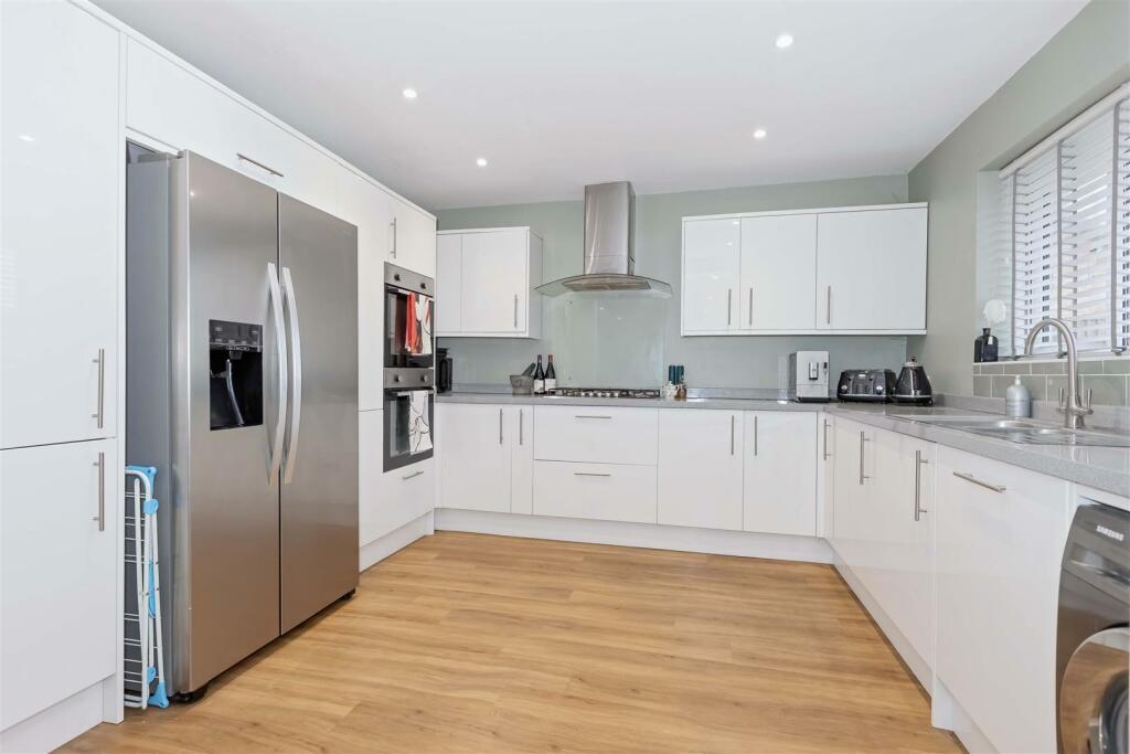 Derwent Drive, Goring-by-Sea photo 3