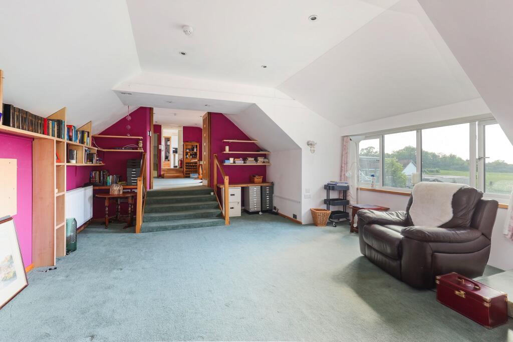 Parkfield, Pucklechurch, BS16 photo 5