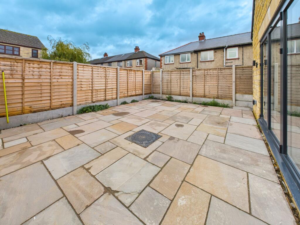 Smithbrook Close, Chapel-En-Le-Frith, SK23 photo 4