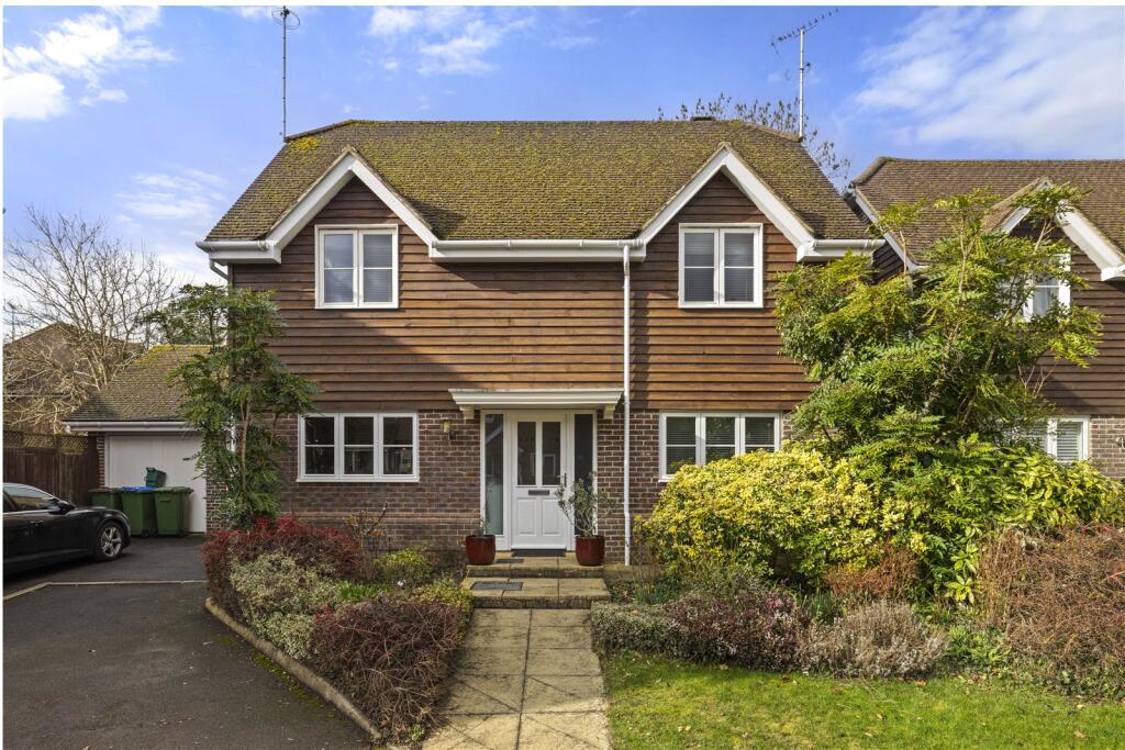 Main image of property: Pendenza, Cobham, Surrey, KT11