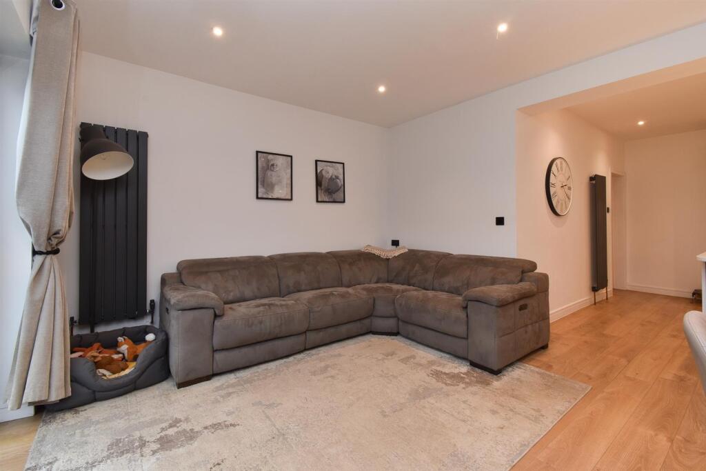 Hoads Wood Road, Hastings photo 4