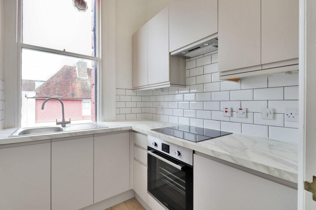 Apartment in Tonbridge - More